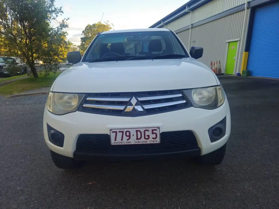 19-06-2026-2011-mitsubishi-triton-glx-highrider-4x2-003.webp