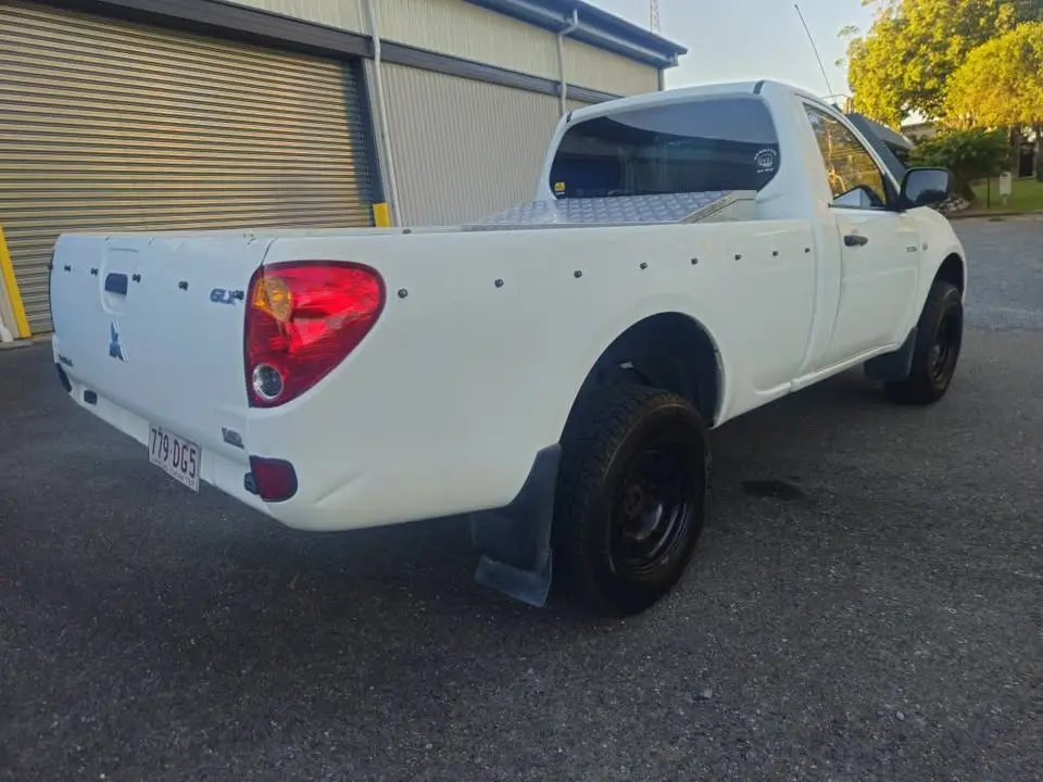 19-06-2026-2011-mitsubishi-triton-glx-highrider-4x2-004.webp