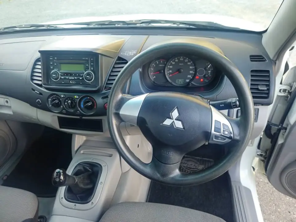 19-06-2026-2011-mitsubishi-triton-glx-highrider-4x2-011.webp