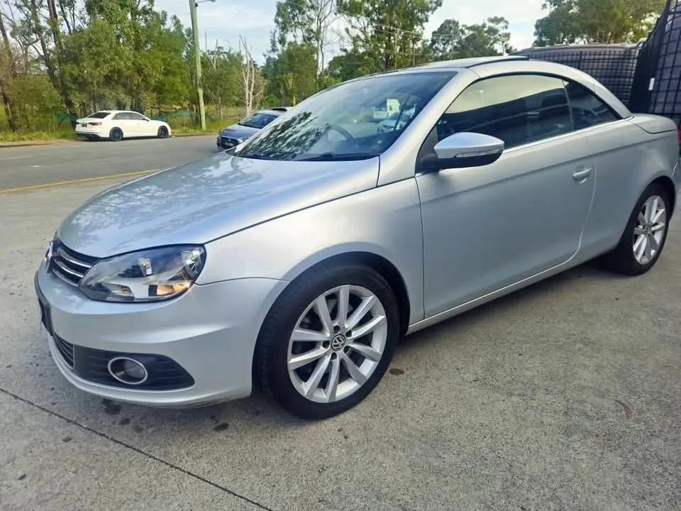 19-06-2026-2011-vw-eos-convertible-auto-001.webp