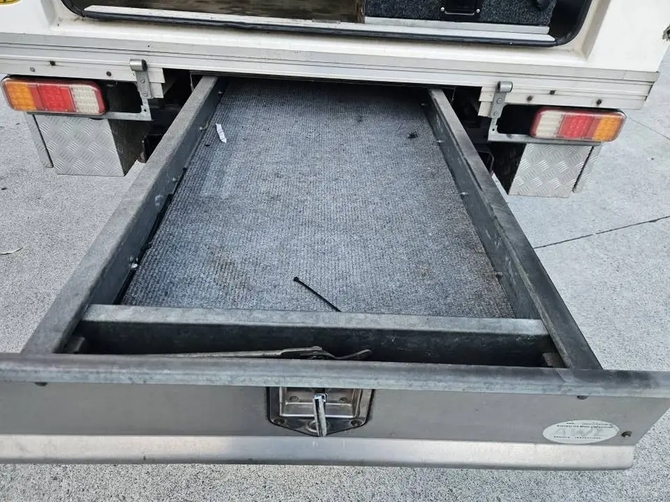 23-06-2026-isuzu-dmaz-traytop-011.webp