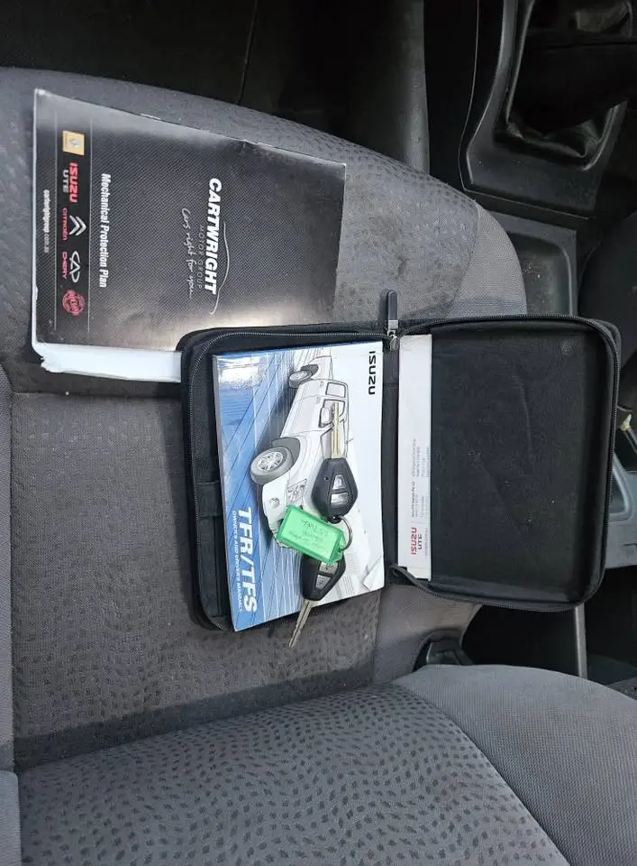 23-06-2026-isuzu-dmaz-traytop-015.webp