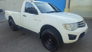 19-06-2026-2011-mitsubishi-triton-glx-highrider-4x2-002.webp