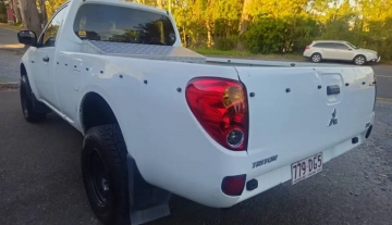 19-06-2026-2011-mitsubishi-triton-glx-highrider-4x2-005.webp