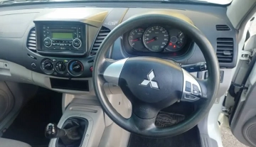 19-06-2026-2011-mitsubishi-triton-glx-highrider-4x2-011.webp
