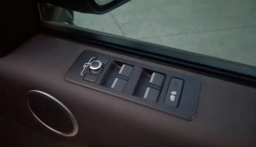 19-06-2026-2020-landrover-sd6-automatic-012.webp