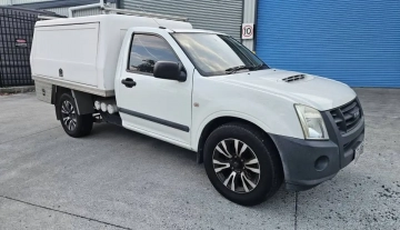 23-06-2026-isuzu-dmaz-traytop-002.webp