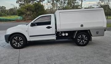 23-06-2026-isuzu-dmaz-traytop-004.webp