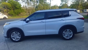 23-06-2026-mitsubishi-outlander-7seater-005.webp